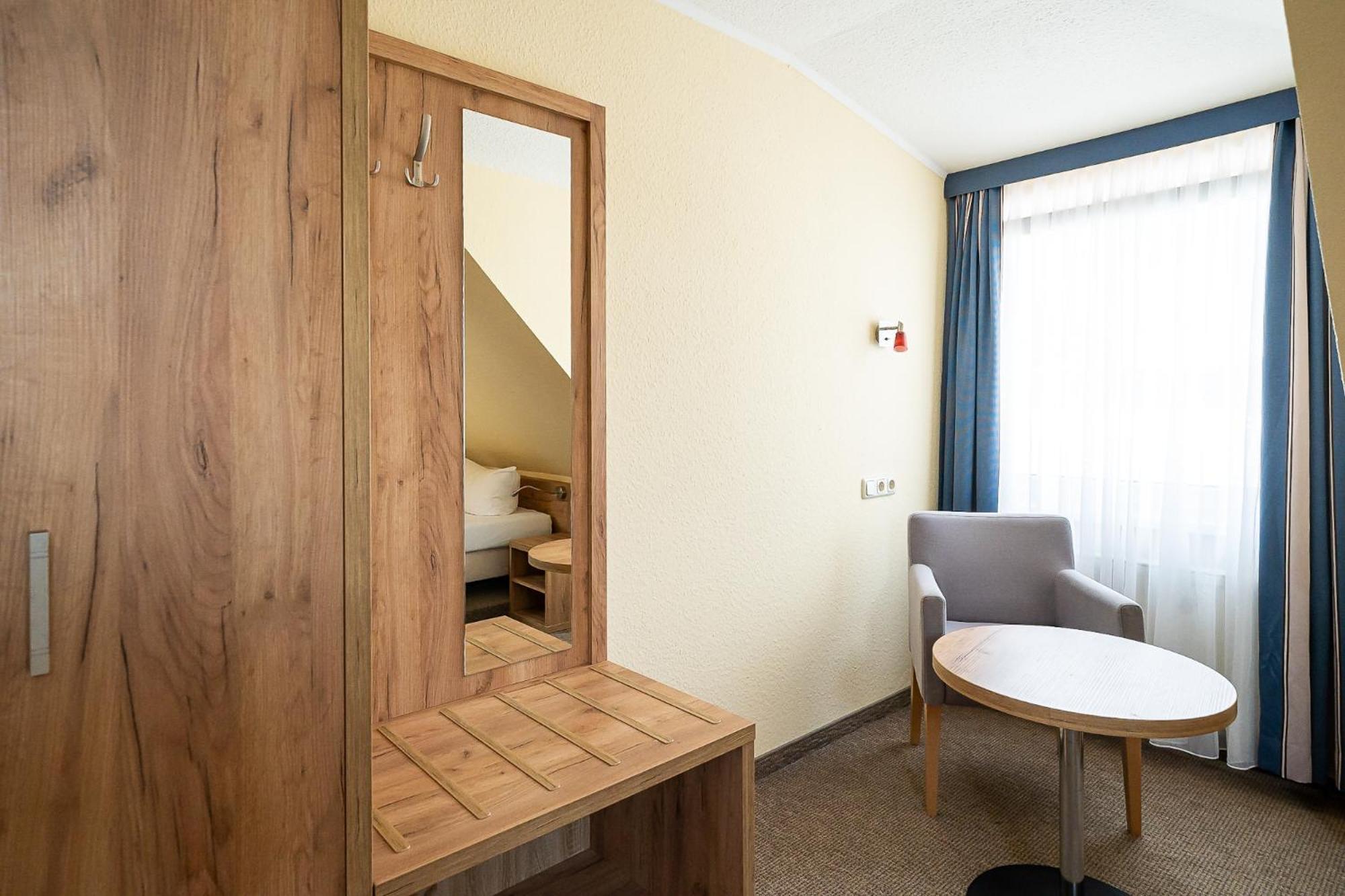 Sleepbeeone Wilhelmshaven Hotel Екстериор снимка