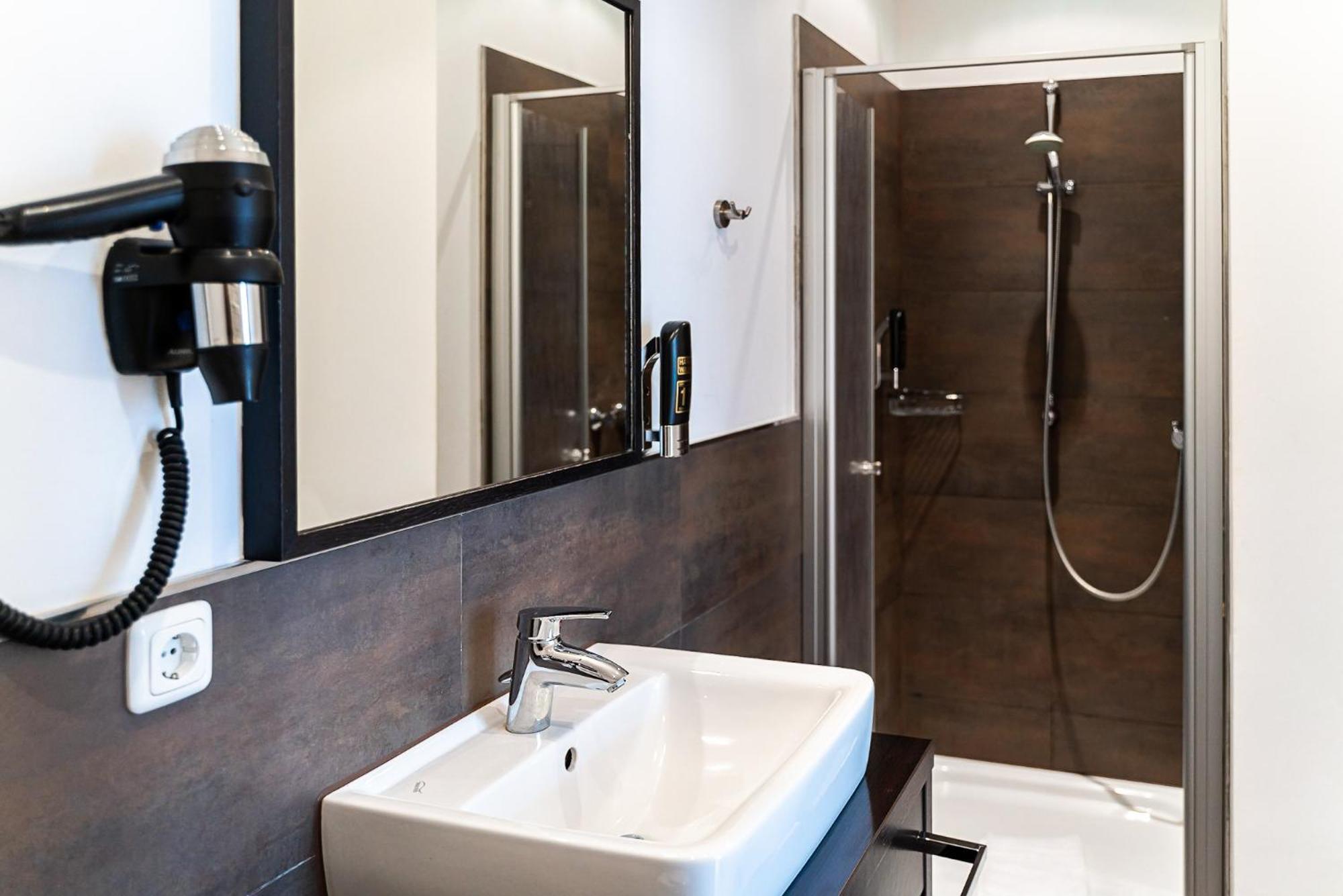 Sleepbeeone Wilhelmshaven Hotel Екстериор снимка
