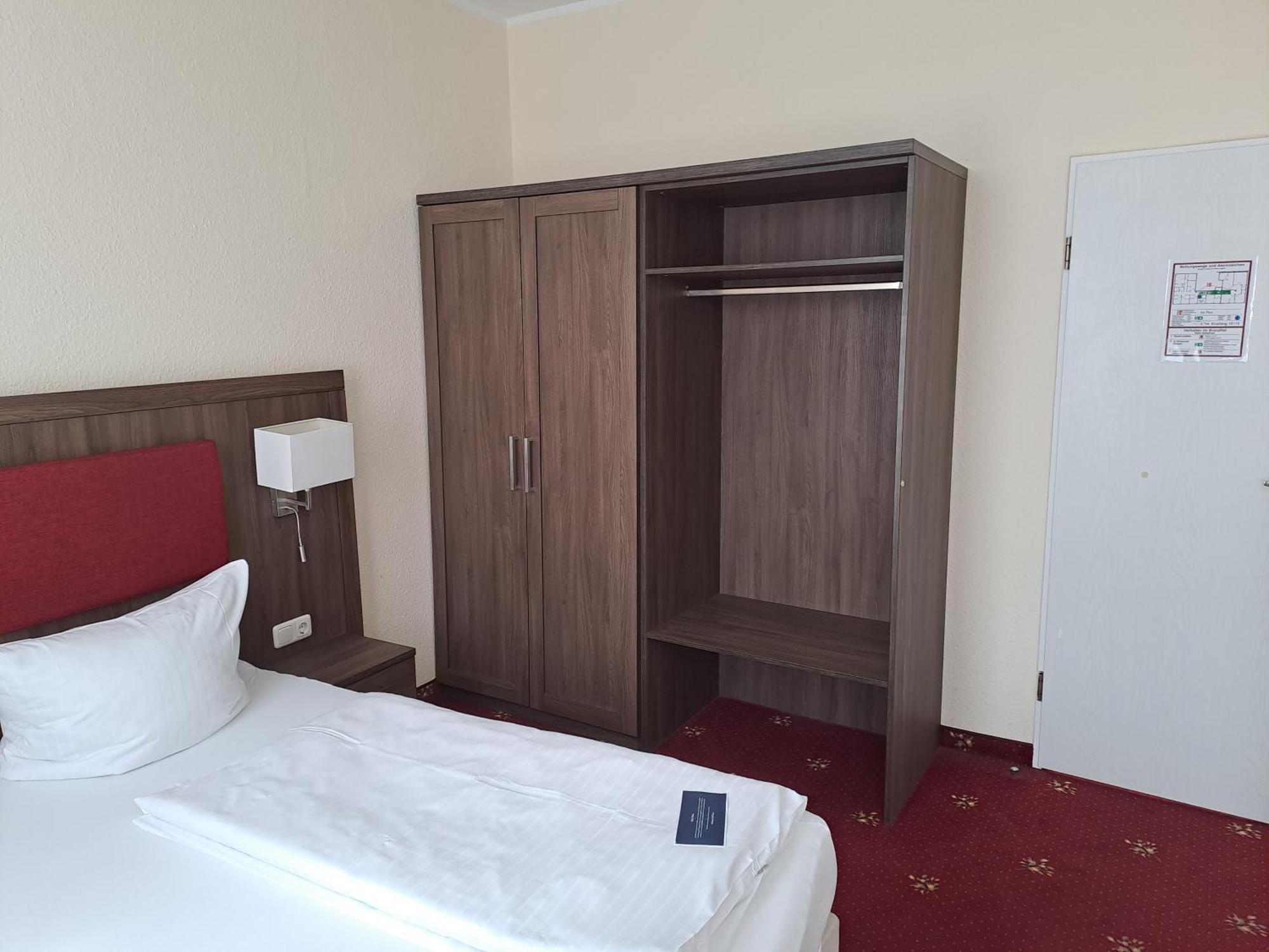 Sleepbeeone Wilhelmshaven Hotel Екстериор снимка