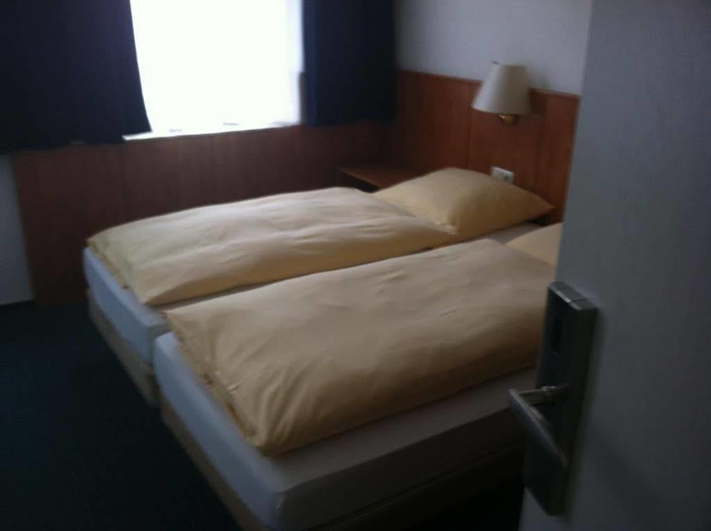 Sleepbeeone Wilhelmshaven Hotel Екстериор снимка